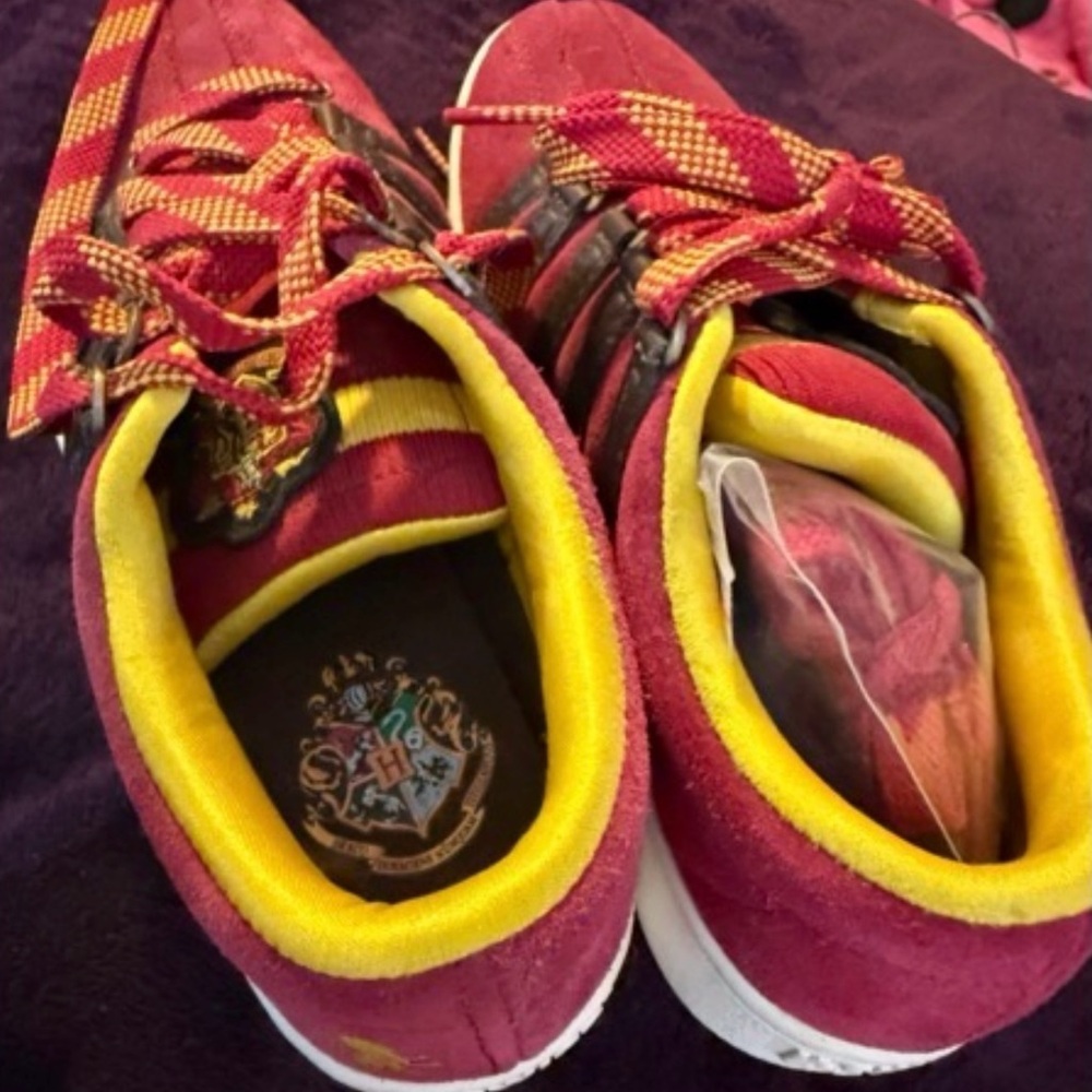 Kswiss gryffindor Harry Potter shoes 8.5 women